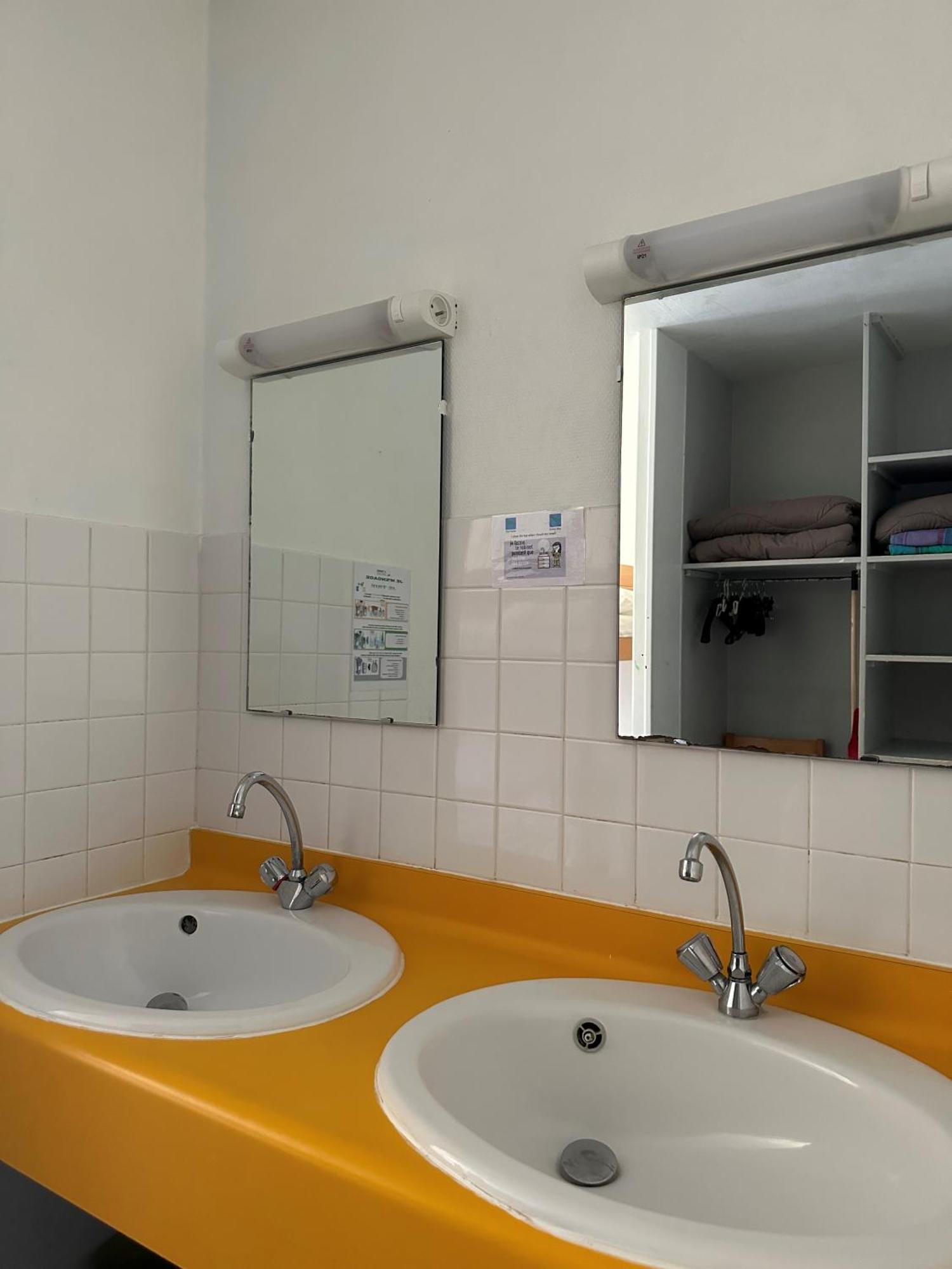 Auberge De Jeunesse Hi Poitiers Esterno foto