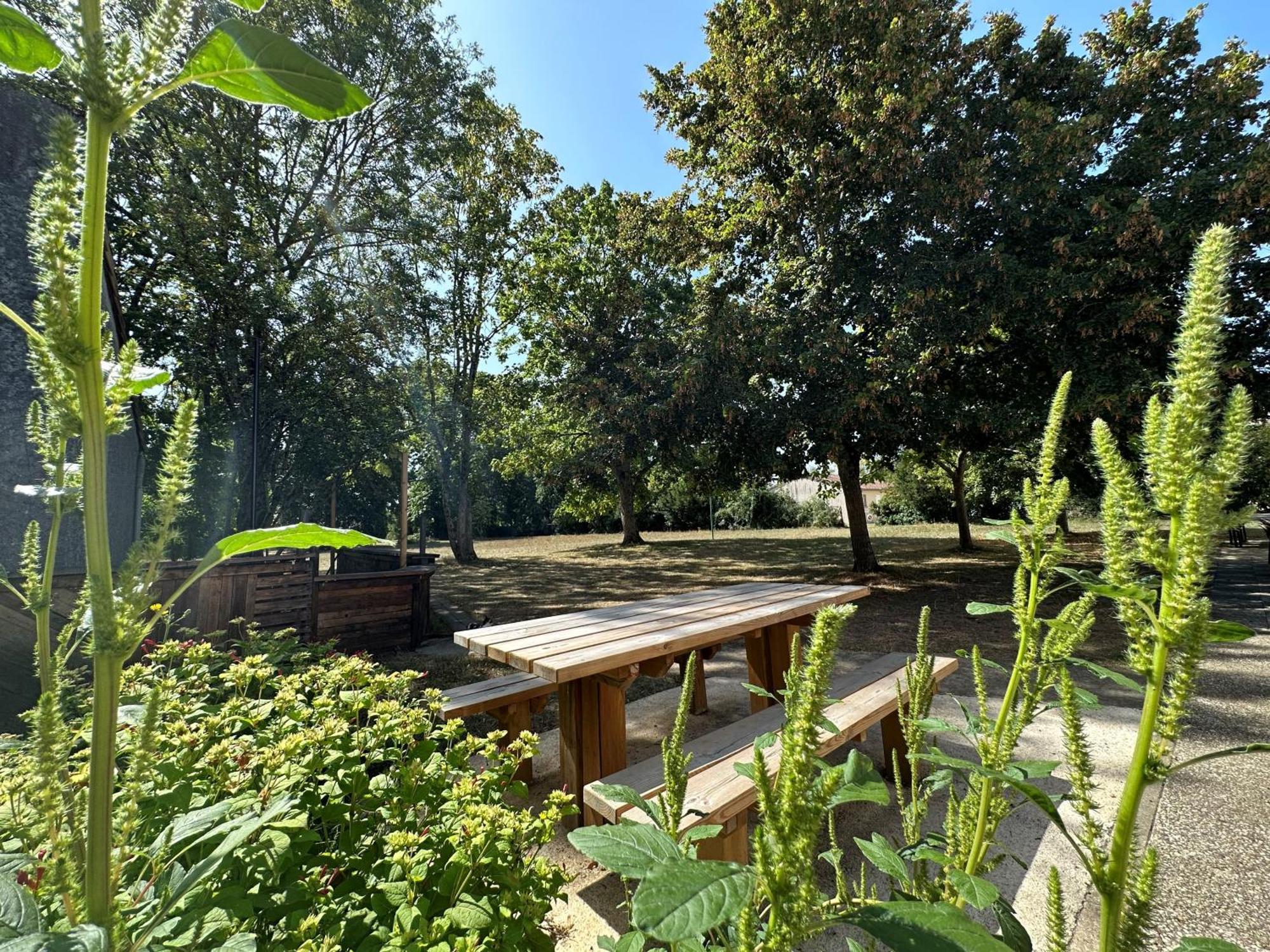 Auberge De Jeunesse Hi Poitiers Esterno foto