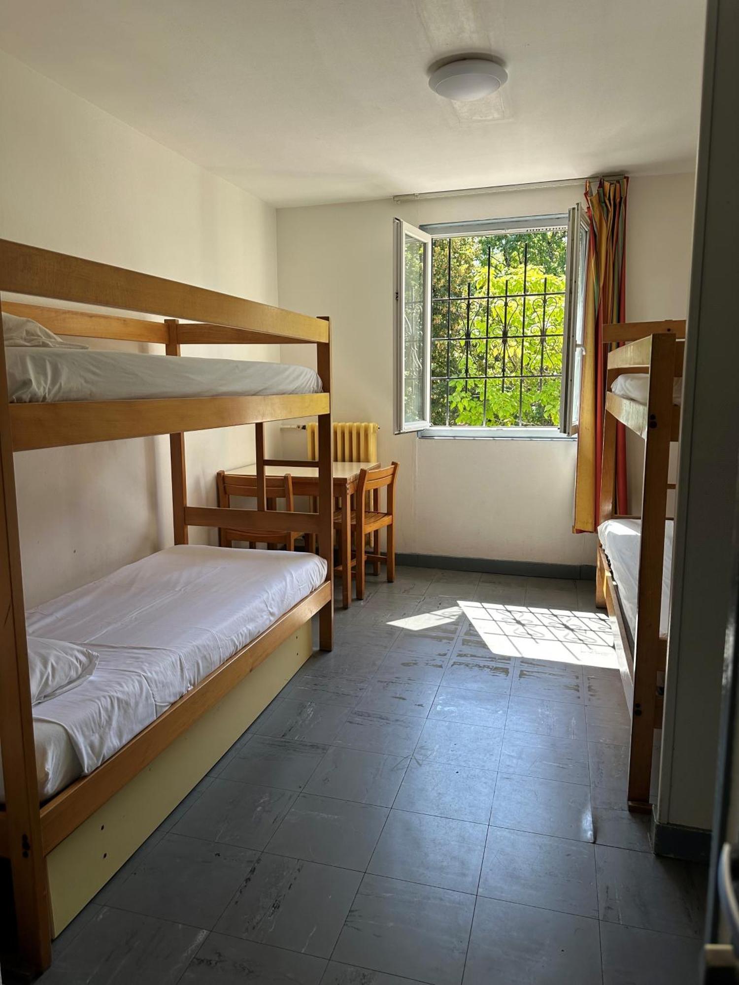 Auberge De Jeunesse Hi Poitiers Esterno foto